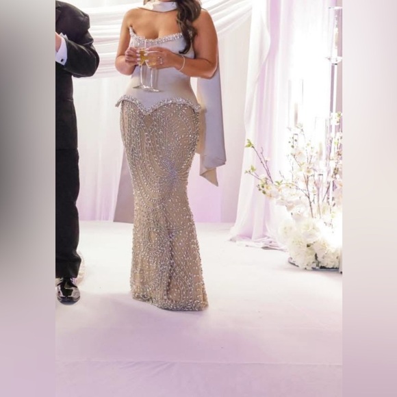 Elegant Beaded Cream Evening Gown - Picture 11 of 11